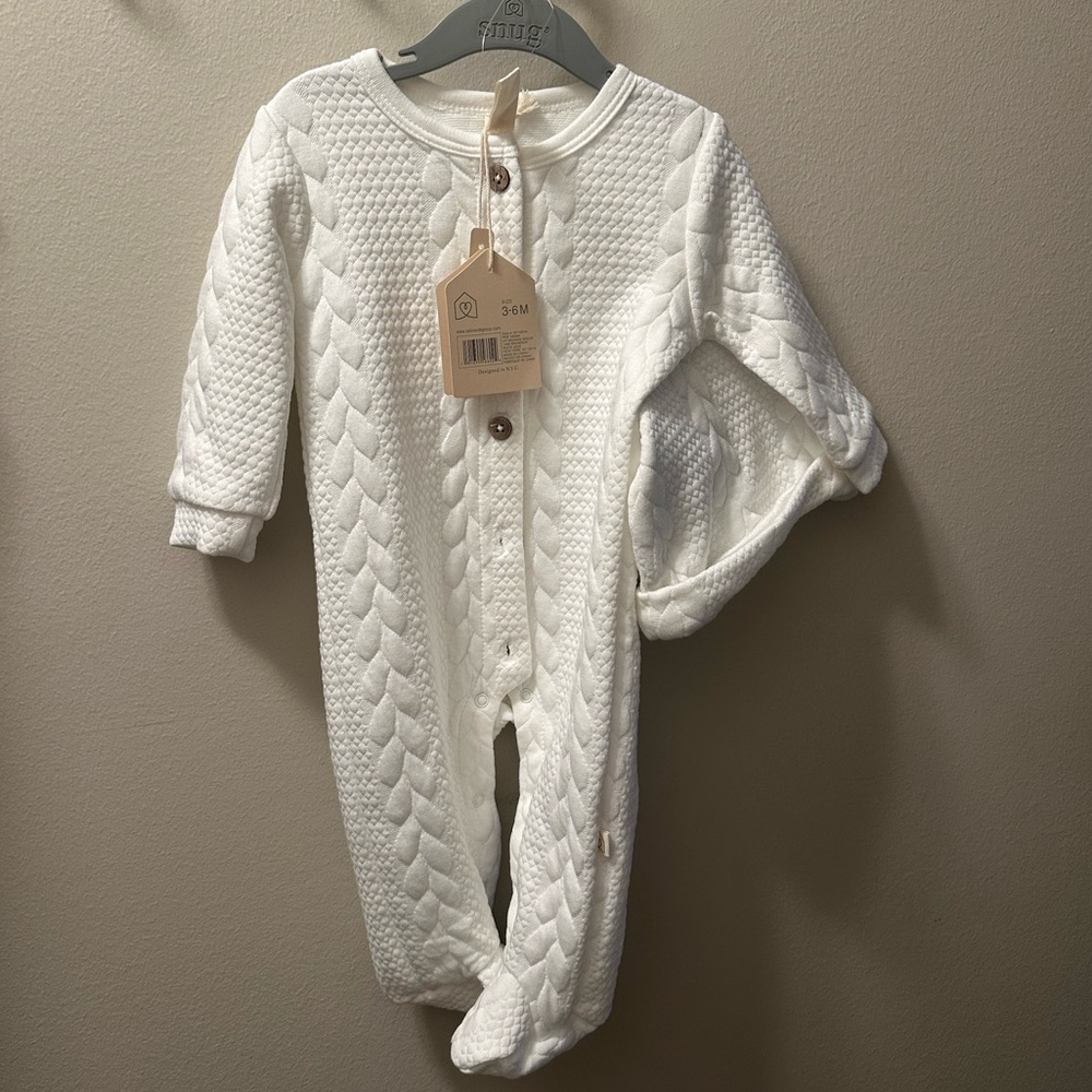 White Quilted Sleeper w/ Matching Hat! (3-6 months)